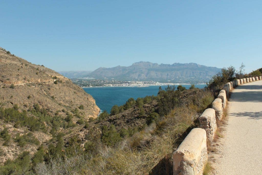 Weg zum Leuchtturm von Albir