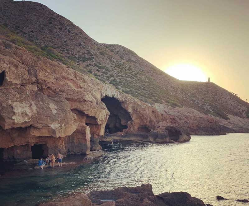 Exterior cova tallada