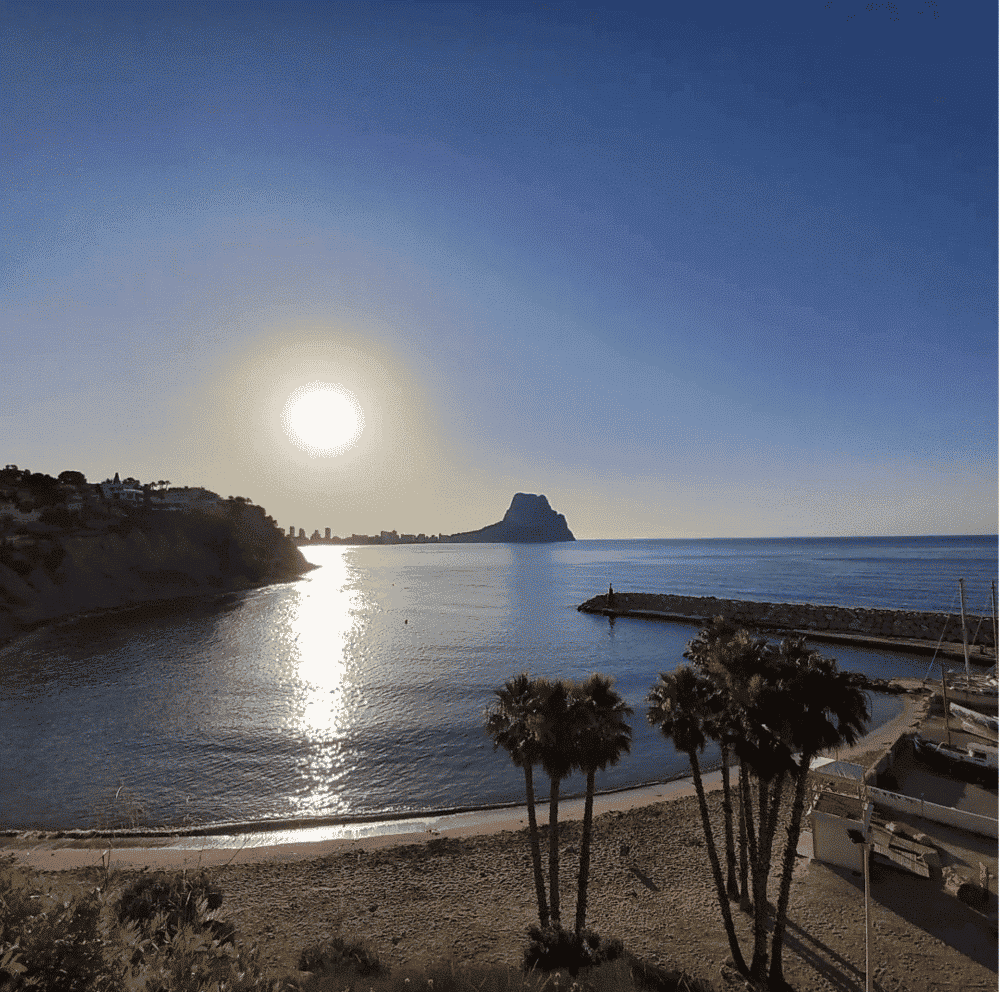 Puerto blanco strand of kleine baai in calp
