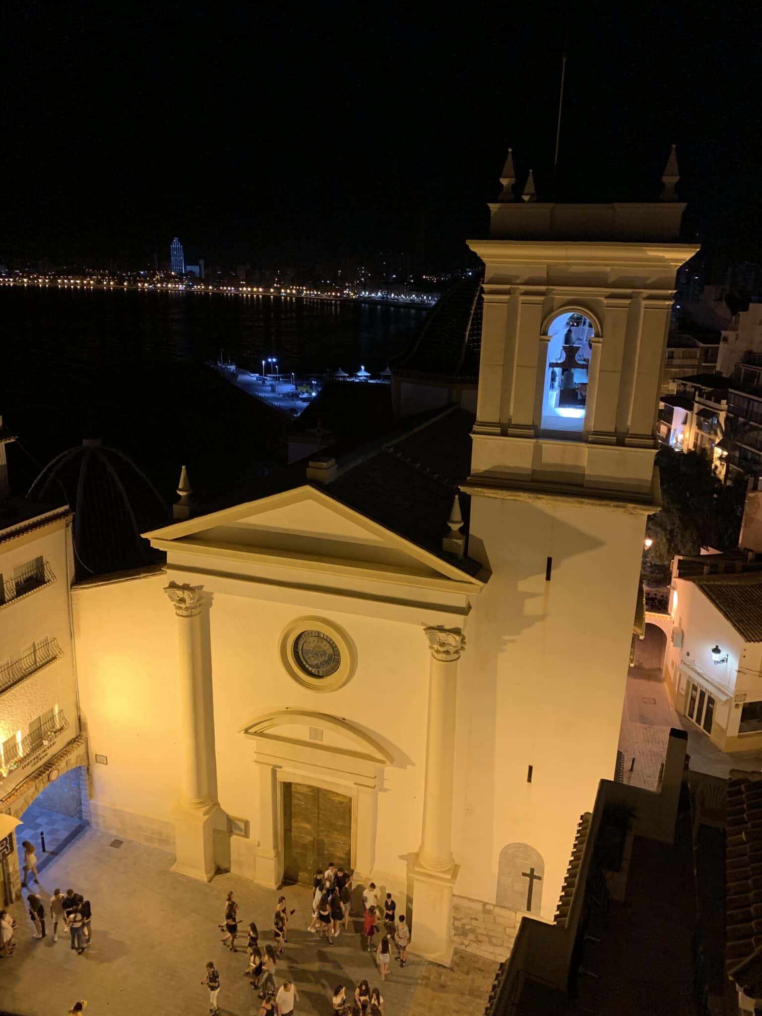 Kirken San Jaime i den gamle bydelen i Benidorm