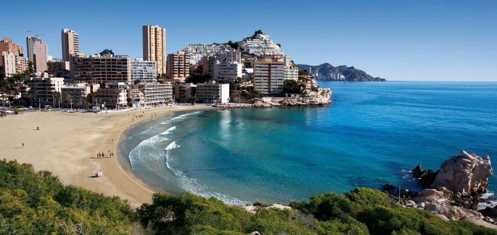 Vista della spiaggia di cala de finestrat