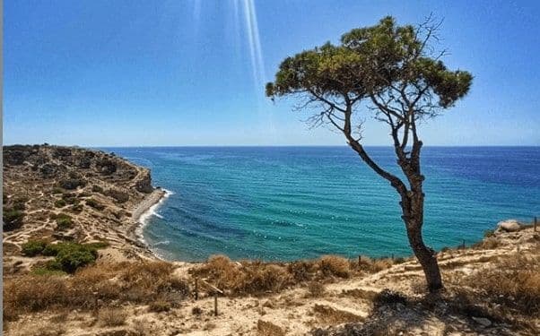 Cala mallaeta in la vila, een traditioneel naaktstrand.