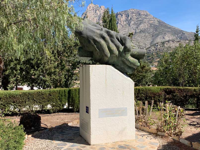 Monumento agli emigranti