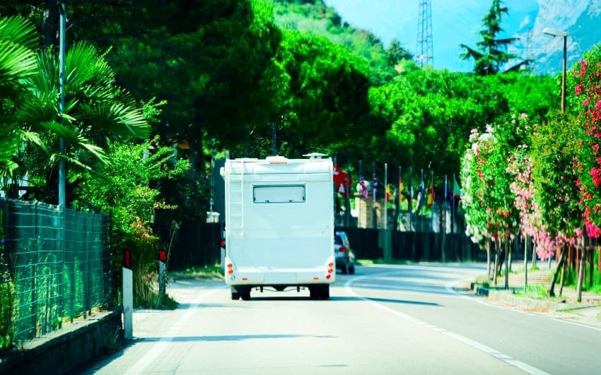 Que carnet se necesita para conducir una autocaravana