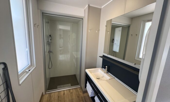 Bungalow XL bathroom