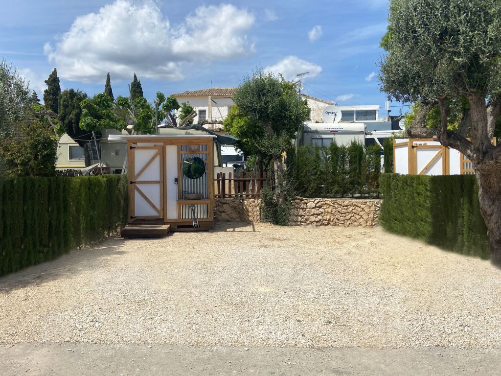 Parcela con baño privado en Camping Armanello