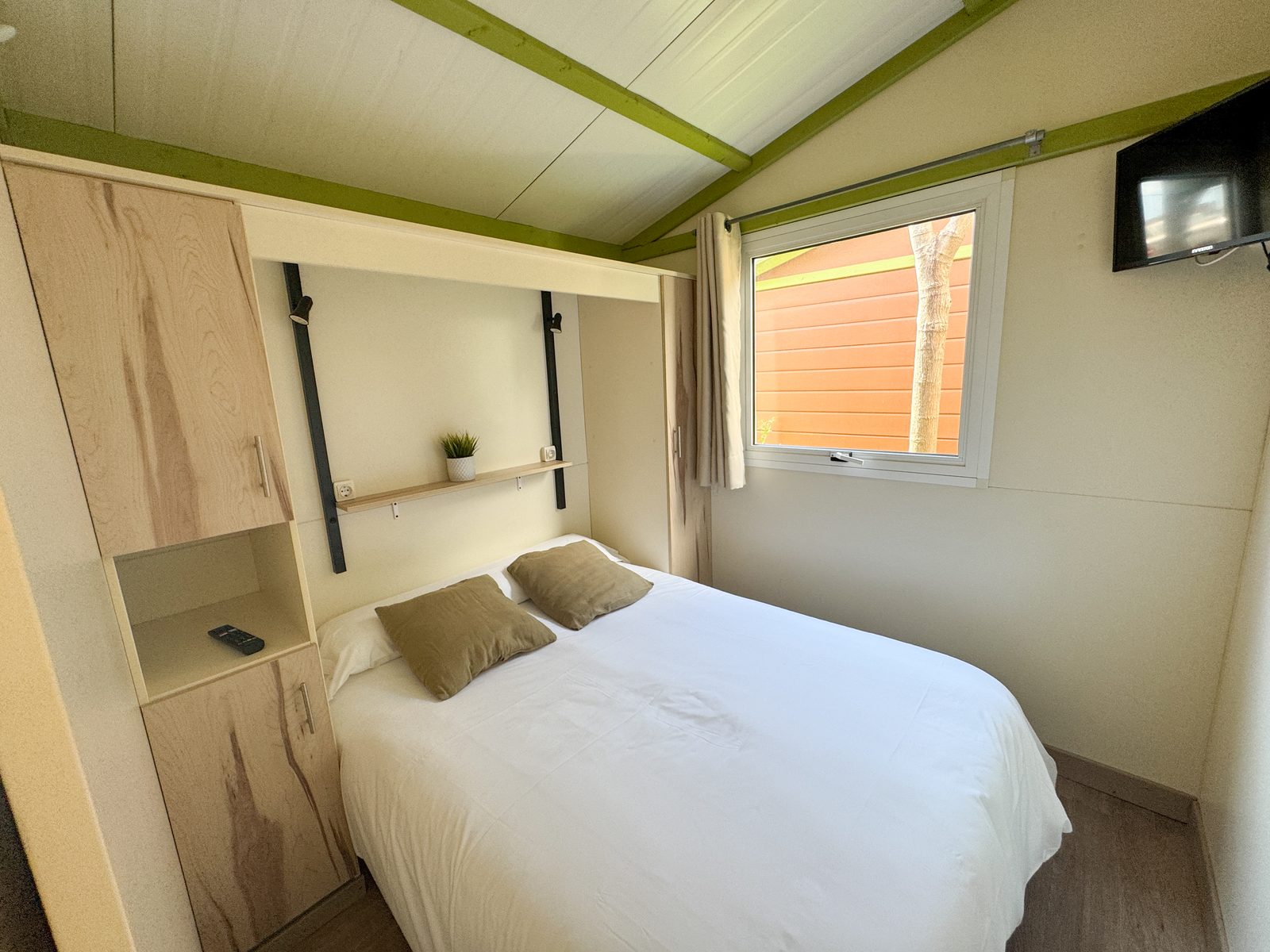 Habitación de matrimonio del bungalow Samoa