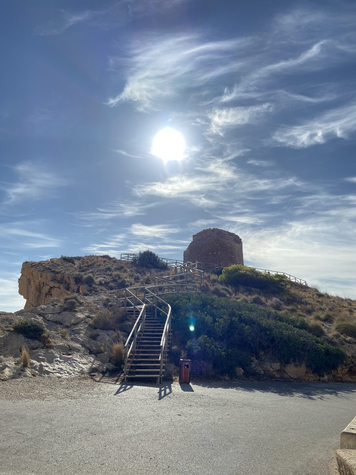Camino y escaleras del mirador Governador