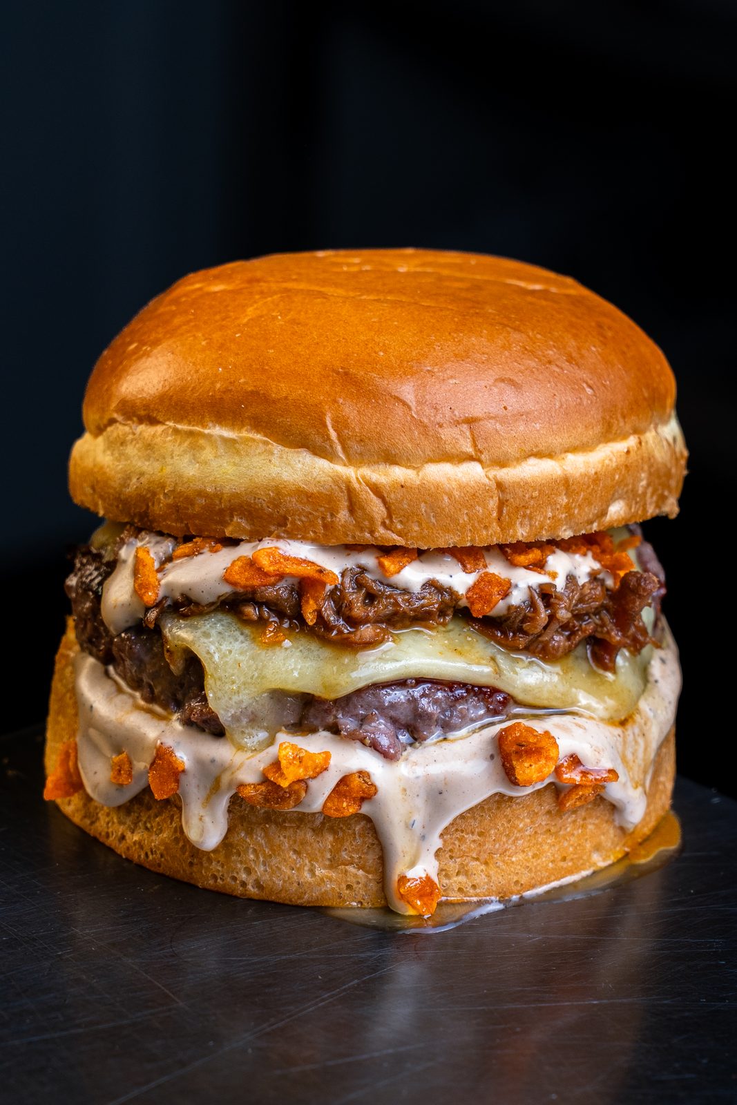 Smash burger con cebolla crujiente