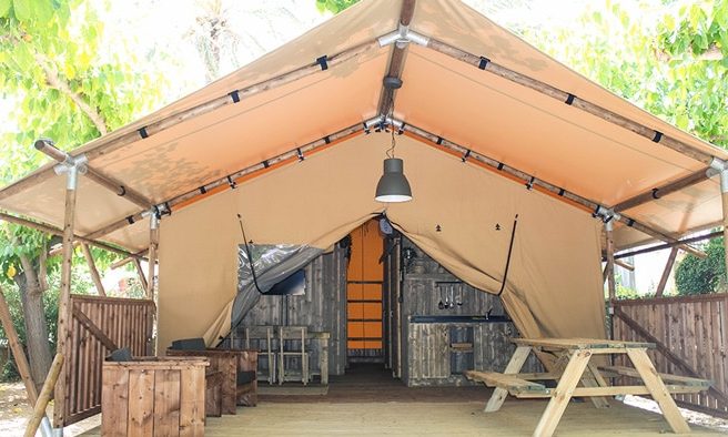 Exterior glamping safari