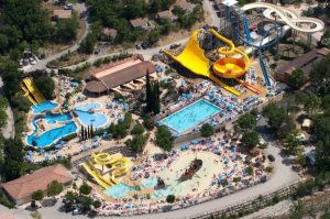 Camping resort mit wasserpark