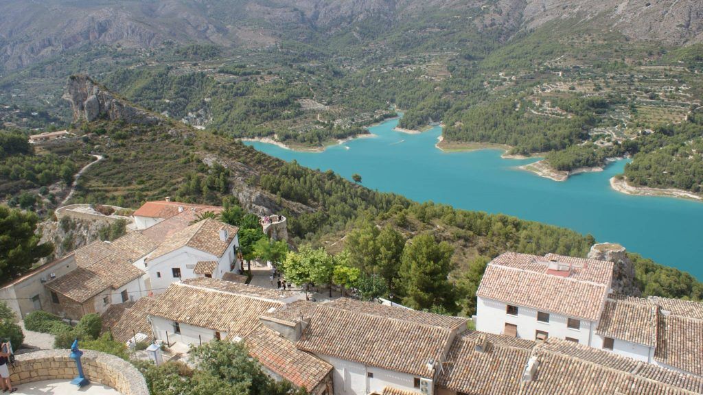 Guadalest slott og reservoar