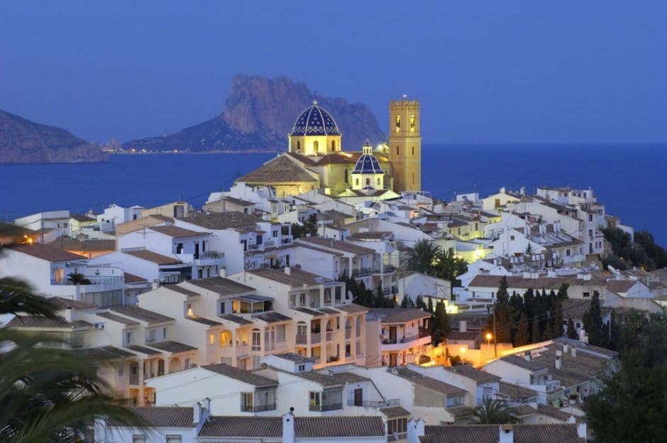 Vista nocturna de Altea