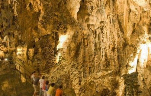 Grotten van canelobre in busot, familie-uitje