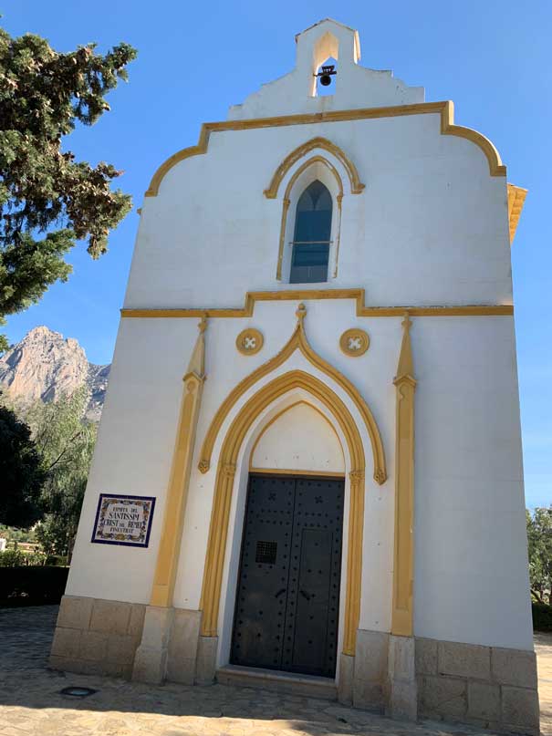 Ermita del Santisim Crist del Remei en Finestrat, antiguo Castell