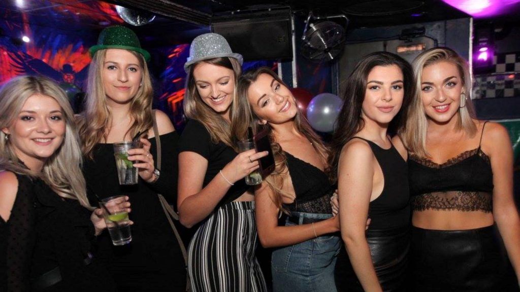 Clubs a Benidorm Adult Pic Hq Clubs a Benidorm