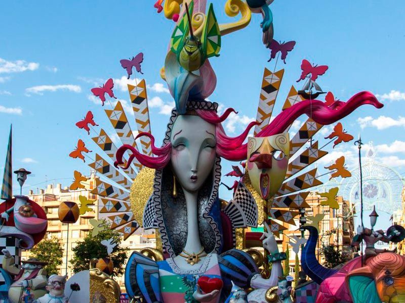 Festividades De Benidorm: Vive La Magia Todo El Año Hoguera de san juan en benidorm