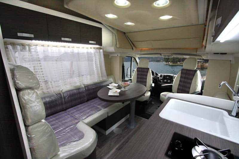 Interior of the mini motorhome wingamm oasi 540