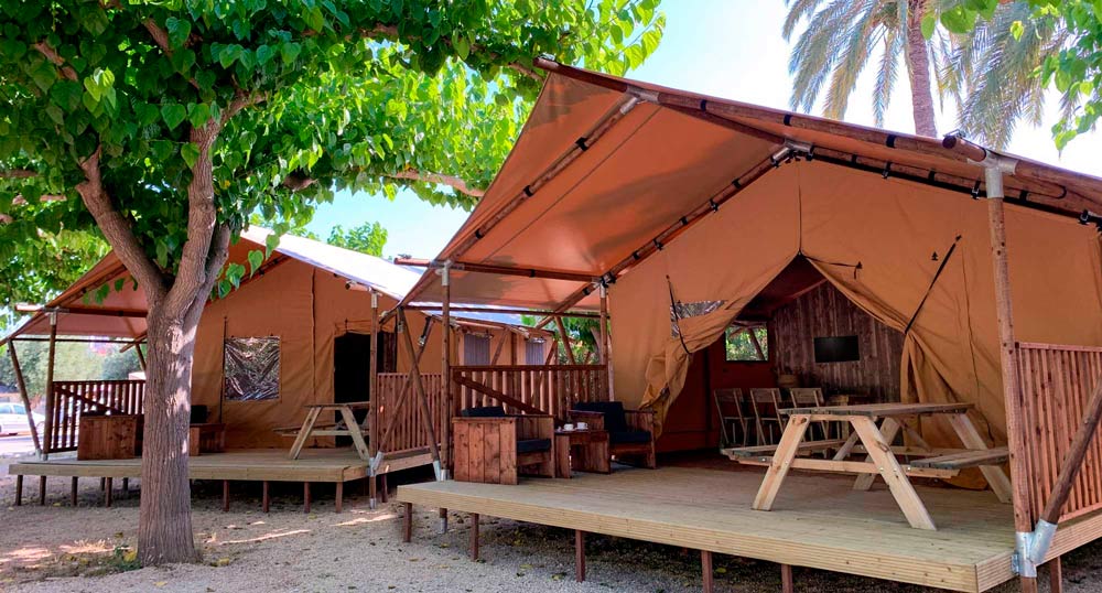 Sistemazione in tenda safari al campeggio armanello, benidorm