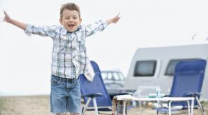 Standaard kampeerplaats met eerste kind gratis in de zomer