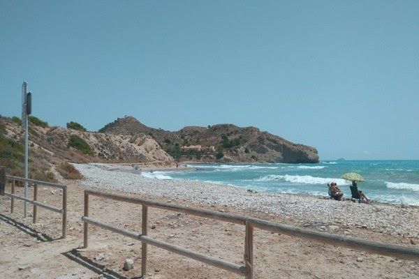 Der strand el xarco in villajoyosa lässt hunde zu