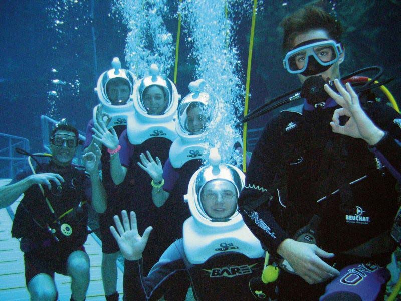 Sea trek, a walk along the seabed in benidorm, an original plan to do in benidorm.