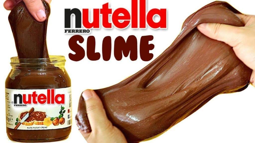 Slijm met maïzena en nutella of cacaocrème