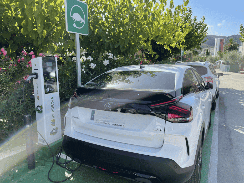 Ricarica di auto elettriche in campeggio