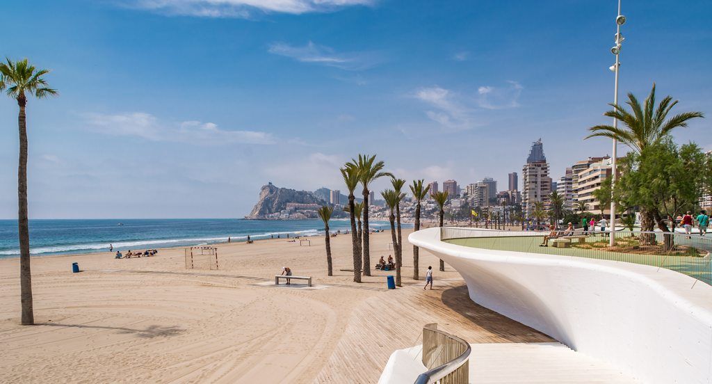 Promenade maritime de benidorm, plage de poniente