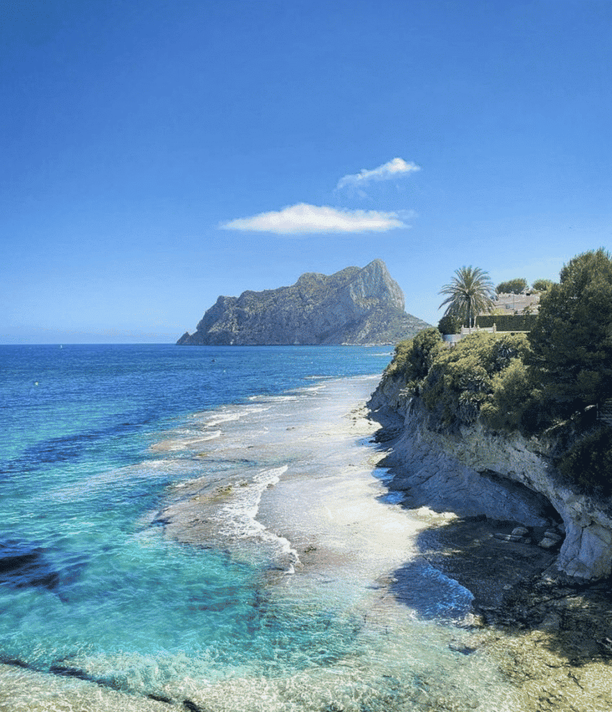 Picture of another cove in calpe, the mallorquin cove