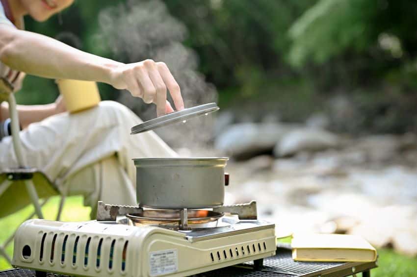 Hornillo de gas portátil (también conocido como  Camping gas