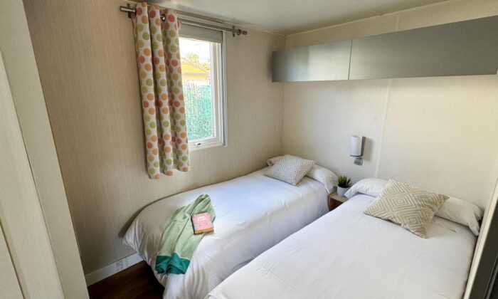 Habitación con camas individuales bungalow armanello